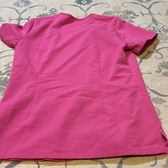 Figs scrubs in electric orchid - Picture 3 of 6